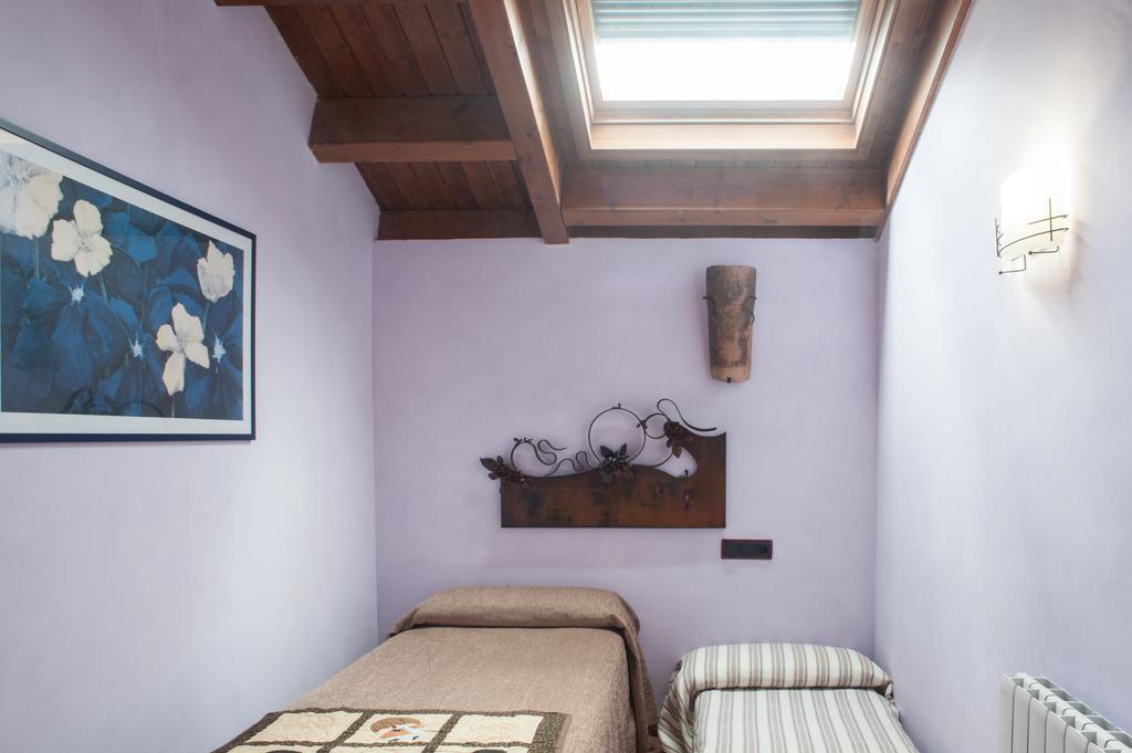 Mas La Riera Casa de hóspedes Campdevánol Quarto foto